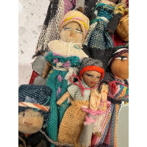 Guatemalan vintage made worry, dolls, framed mirror - Picture 4 of 10